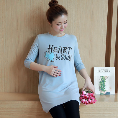 Модерна туника за бременни жени в няколко цвята с надпис и щампа