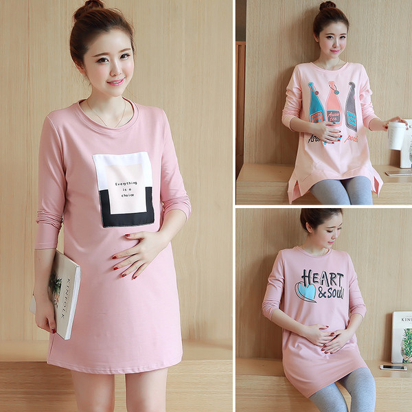 Модерна туника за бременни жени в няколко цвята с надпис и щампа