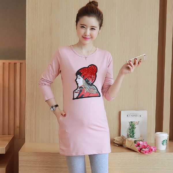 Модерна туника за бременни жени в няколко цвята с надпис и щампа