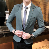 Stílusos férfi kabát zsebekkel és fém elemmel több színben