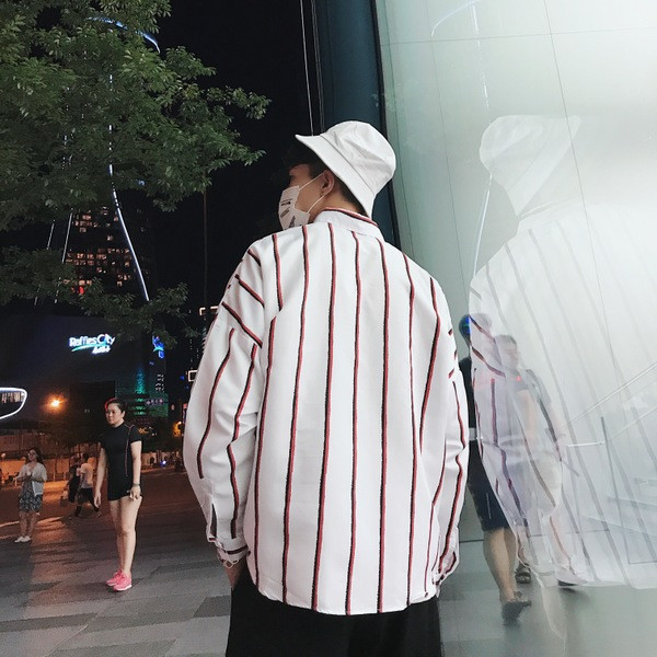 Férfi csíkos ing piros és kék színű zsebbel