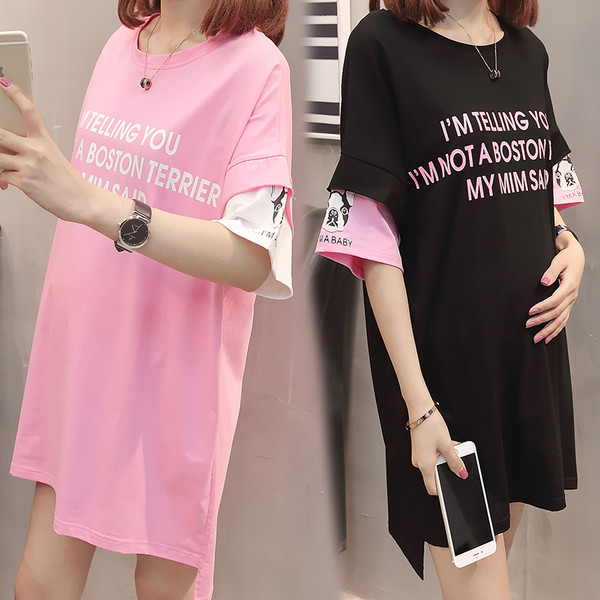 Modern póló rövid ujjal és felirattal terhes nők számára