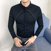 Stílusos férfi ing Karcsú modell fém elemekkel fehér és fekete színben