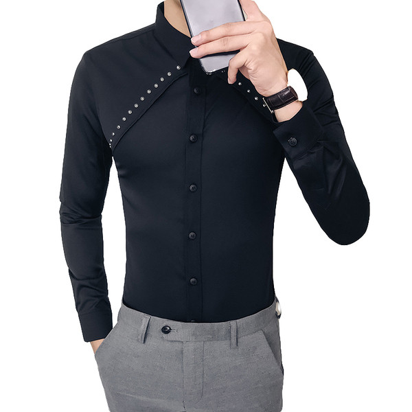 Stílusos férfi ing Karcsú modell fém elemekkel fehér és fekete színben