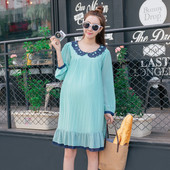 Стилна рокля за бременни жени в син цвят и О-образно деколте