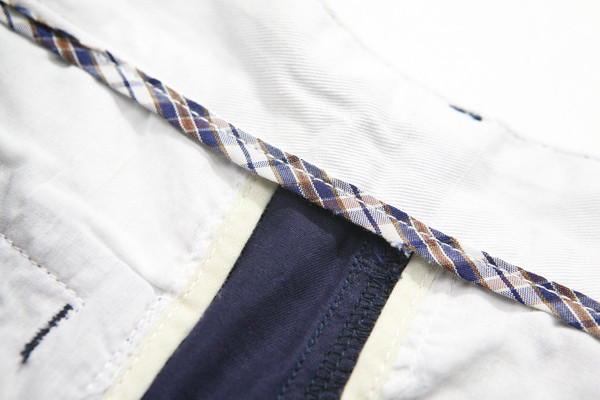 Модерни мъжки панталони за лятото къс модел в няколко цвята