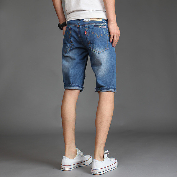 Стилни мъжки къси дънки в светъл и тъмен цвят