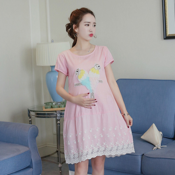 Ежедневна рокля за бременни жени с 3D елемент и бродерия