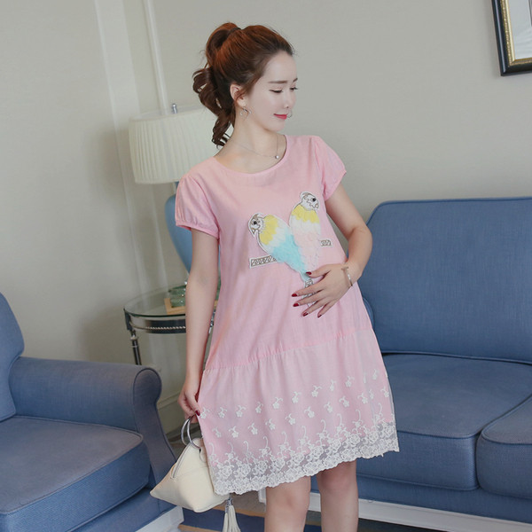 Ежедневна рокля за бременни жени с 3D елемент и бродерия