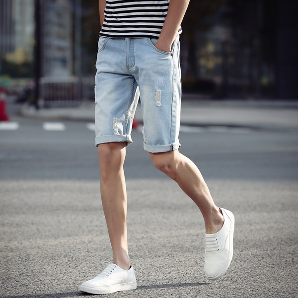 Модерни мъжки къси дънки в светъл цвят