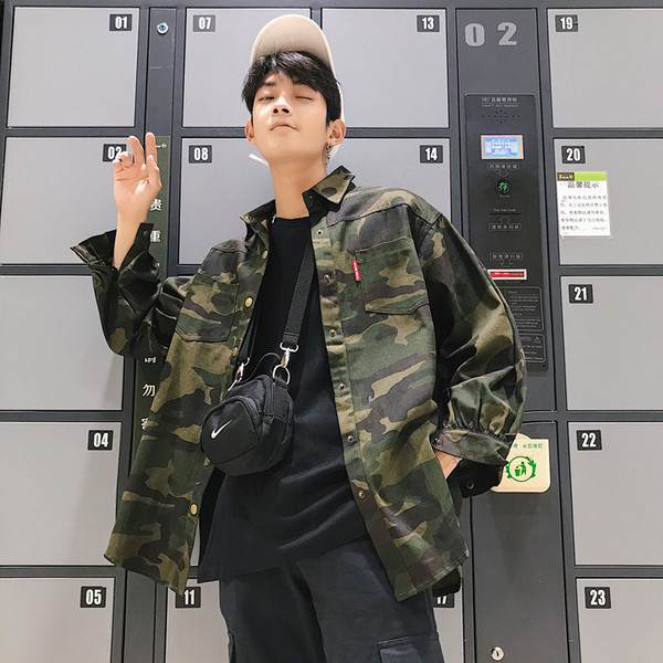 Мъжка риза широк модел с камуфлажни мотиви