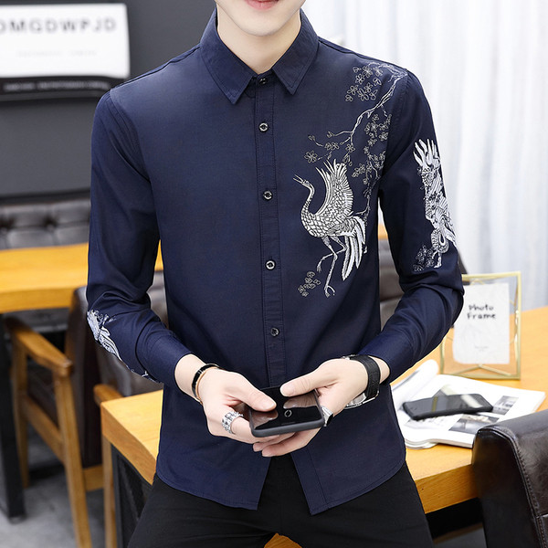 Актуална мъжка риза в два цвята с бродерия