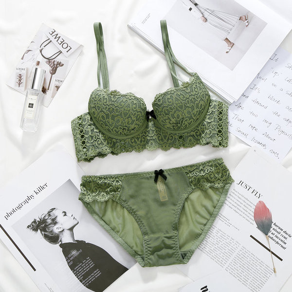 Стилен дамски комплект от две части с дантела в няколко цвята