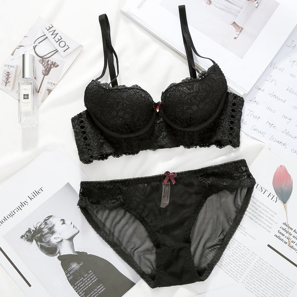 Стилен дамски комплект от две части с дантела в няколко цвята