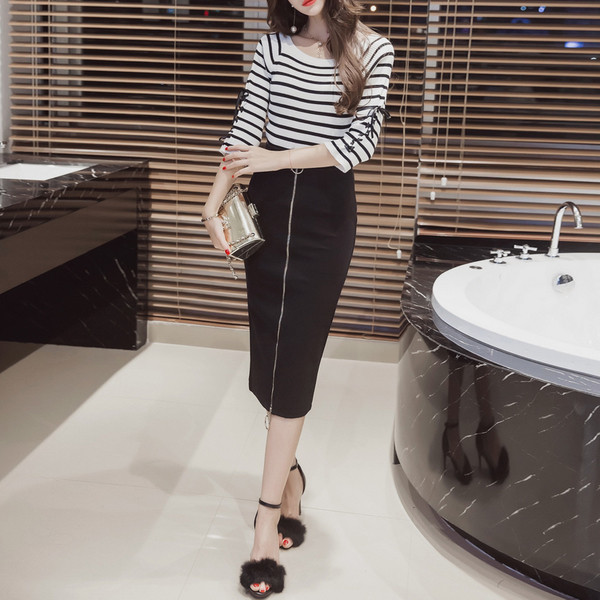 Дамска актуална пола с преден цип в два цвята