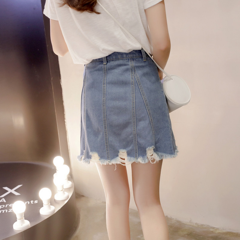 Дамска актуална дънкова пола в светло син цвят