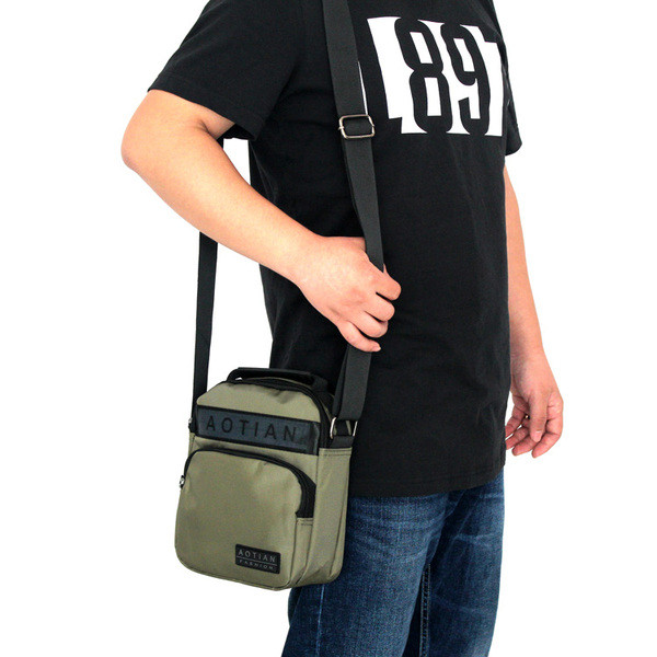 Мъжка ежедневна чанта с надпис в четири цвята