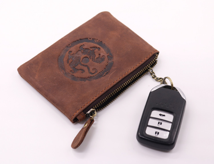 Удобен мъжки портфейл от еко кожа с декорация в няколко цвята