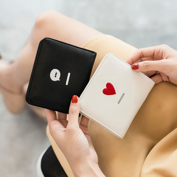 Модерен дамски портфейл от Еко кожа с бродерия