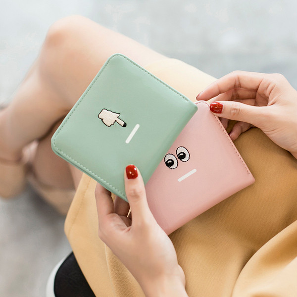 Модерен дамски портфейл от Еко кожа с бродерия