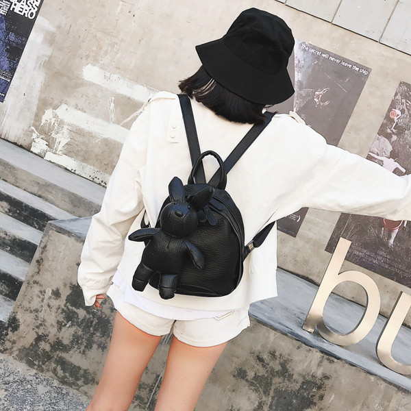 НОВ модел дамска раница от еко кожа и 3D елемент