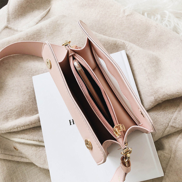 Модерна дамска прозрачна чанта с дълга кожена дръжка в няколко цвята 