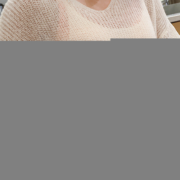 Модерна дамска  чанта с метален елемент -два модела  в няколко цвята 