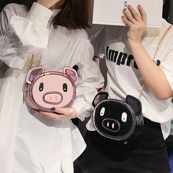 Актуална дамска чанта с 3D- елемент и метална дръжка в два  цвята 