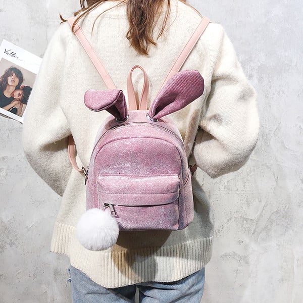 Стилна дамска раница с 3D елемент и аксесоар в няколко цвята