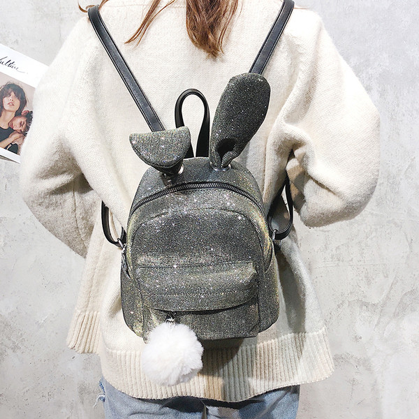 Стилна дамска раница с 3D елемент и аксесоар в няколко цвята