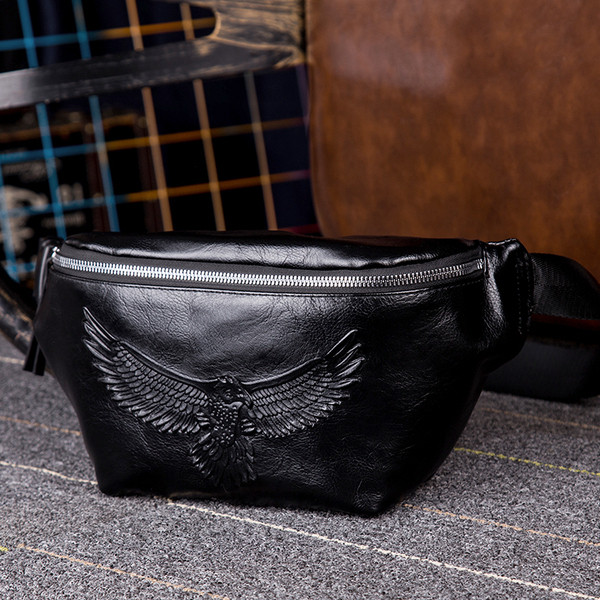 Мъжка ежедневна чанта в черен цвят от еко кожа