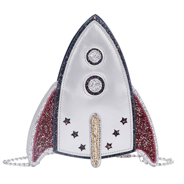 Нов модел дамска чанта с метална верижка и 3D-елемент в два цвята 