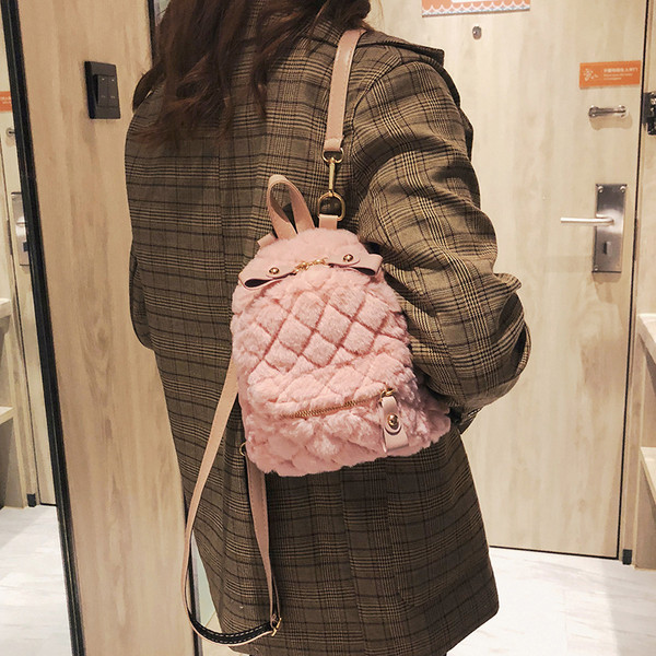 Дамска пухена раница в четири цвята