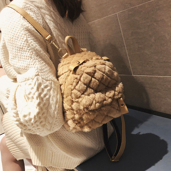 Дамска пухена раница в четири цвята