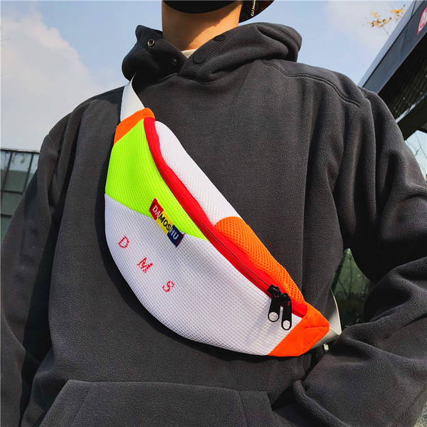 Μοντέρνα τσάντα για άνδρες με  επιγραφή σε τέσσερα χρώματα