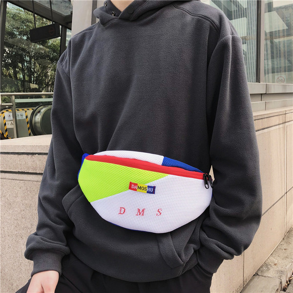 Μοντέρνα τσάντα για άνδρες με  επιγραφή σε τέσσερα χρώματα