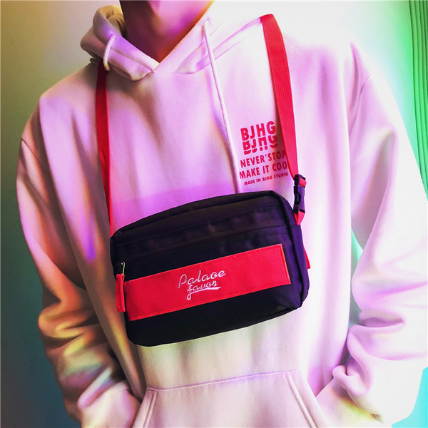 Ανδρική καθημερινή τσάντα με επιγραφές σε τέσσερα χρώματα