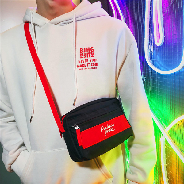 Ανδρική καθημερινή τσάντα με επιγραφές σε τέσσερα χρώματα