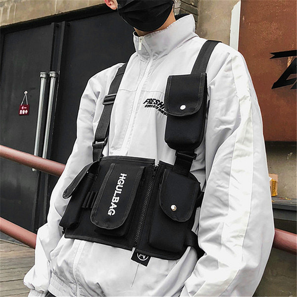 Ανδρική τσάντα με τσέπες και επιγραφή σε τέσσερα χρώματα