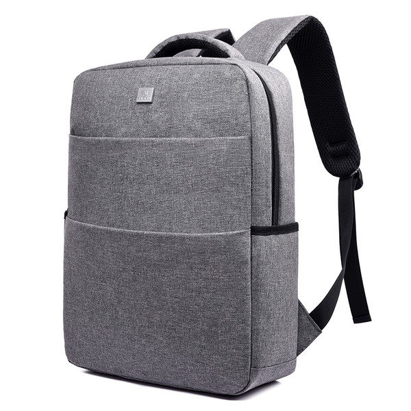 Κομψό σακίδιο για άνδρες σε τρία χρώματα