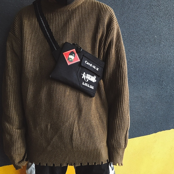 Casual τσάντα ανδρών με επιγραφές σε μαύρο και κίτρινο χρώμα