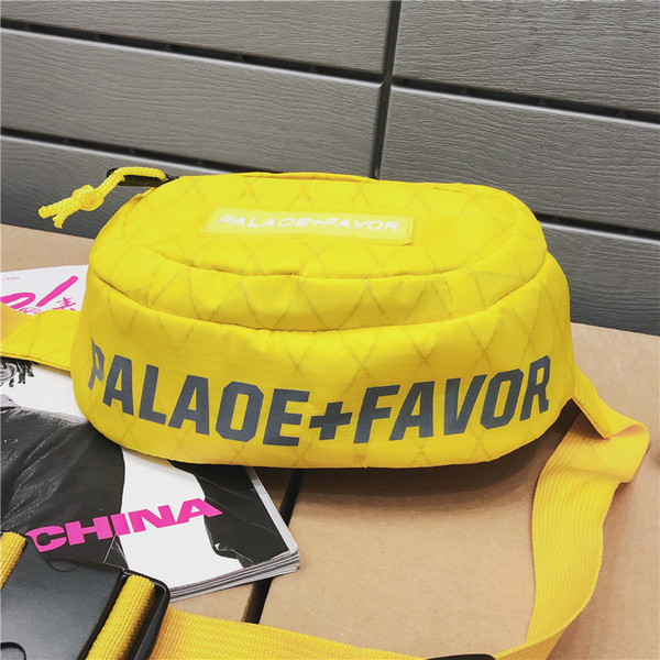 Αθλητική τσάντα για άνδρες και γυναίκες με τετράχρωμη επιγραφή