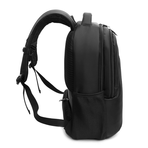 Μοντέρνο σακίδιο ανδρών σε τέσσερα χρώματα με μπροστινή τσέπη