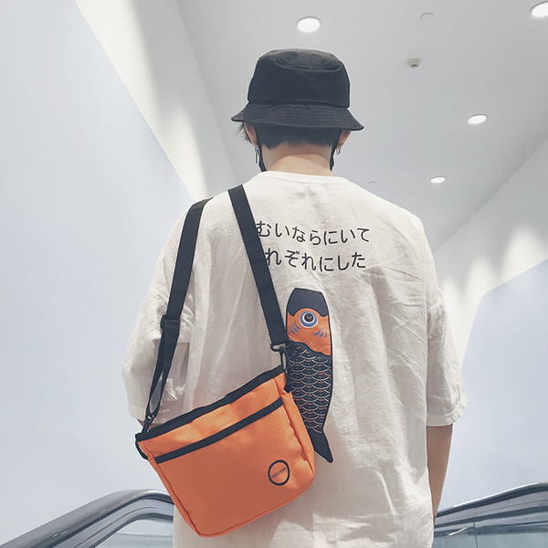 Ανδρική τσάντα σπορ σε μαύρο και πορτοκαλί χρώμα