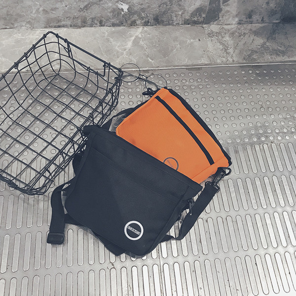 Ανδρική τσάντα σπορ σε μαύρο και πορτοκαλί χρώμα