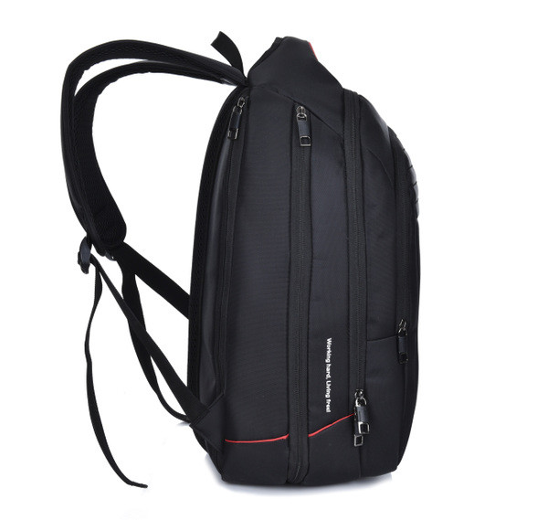 Μοντέρνο σακίδιο ανδρών σε τέσσερα χρώματα