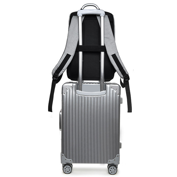 Μοντέρνο σακίδιο ανδρών σε τέσσερα χρώματα