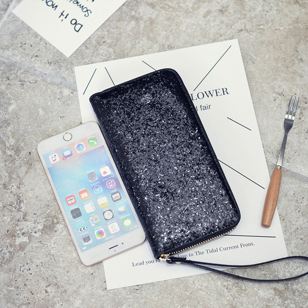 Κομψό γυναικείο πορτοφόλι σε τρία χρώματα με ιμάντα