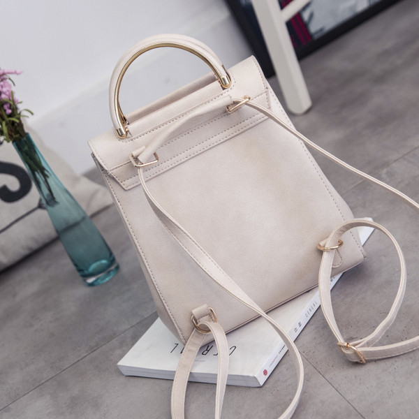 Κομψή γυναικεία σακίδιο με τρισδιάστατο στοιχείο σε τέσσερα χρώματα