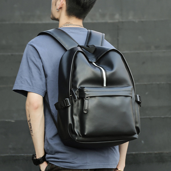 Μοντέρνο δερμάτινο σακίδιο ανδρών με τέσσερα μοντέλα